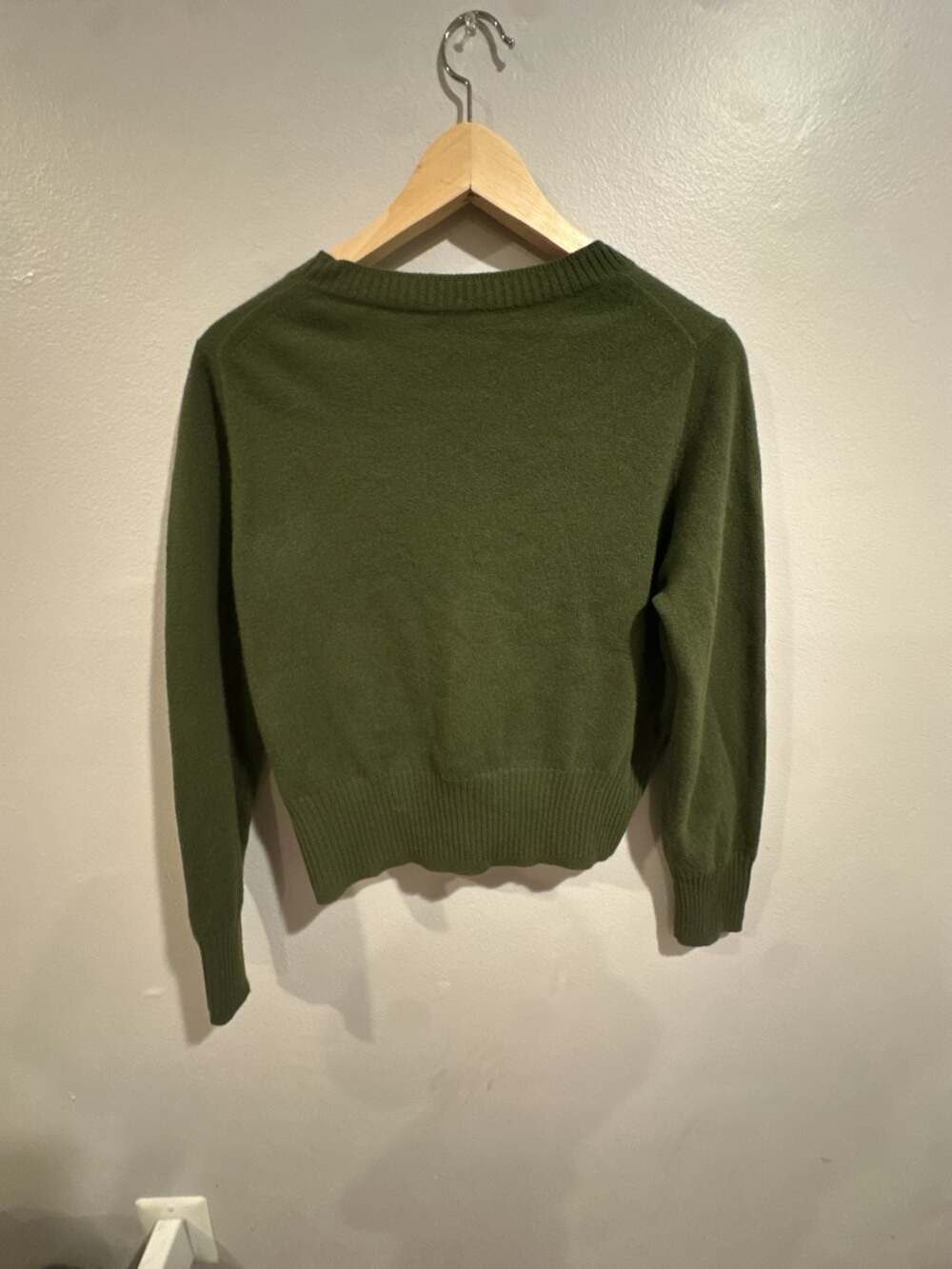 J. Crew Cashmere Sweater Size M Green Crewneck Pullover - Picture 6 of 6